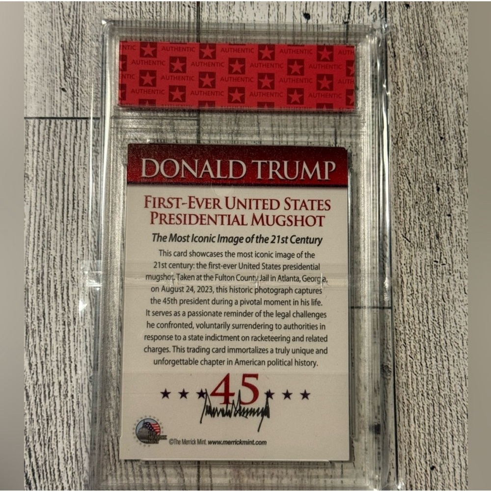 US President Donald Trump Never Surrender Mugshot Limited Edition Collectible - Picture 2 of 2